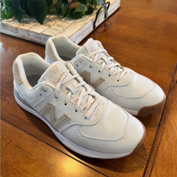 New Balance White and Cream golf shoes - Picture 8 of 9